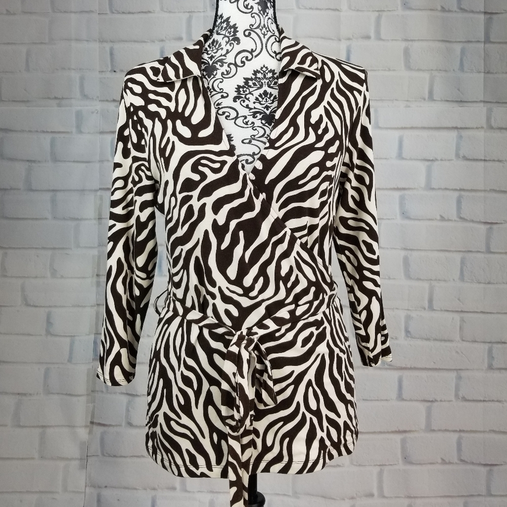 Josephine Chaus sz m animal print faux wrap top